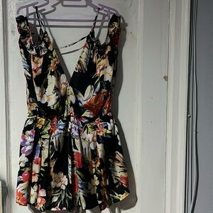 Cute summer short floral outfit